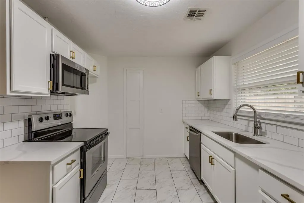 Photo 17 — 5804 NW 32nd Street, Oklahoma City, OK 73122