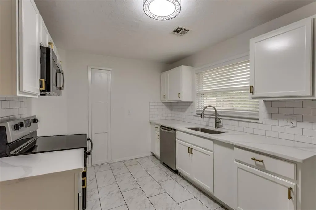 Photo 19 — 5804 NW 32nd Street, Oklahoma City, OK 73122