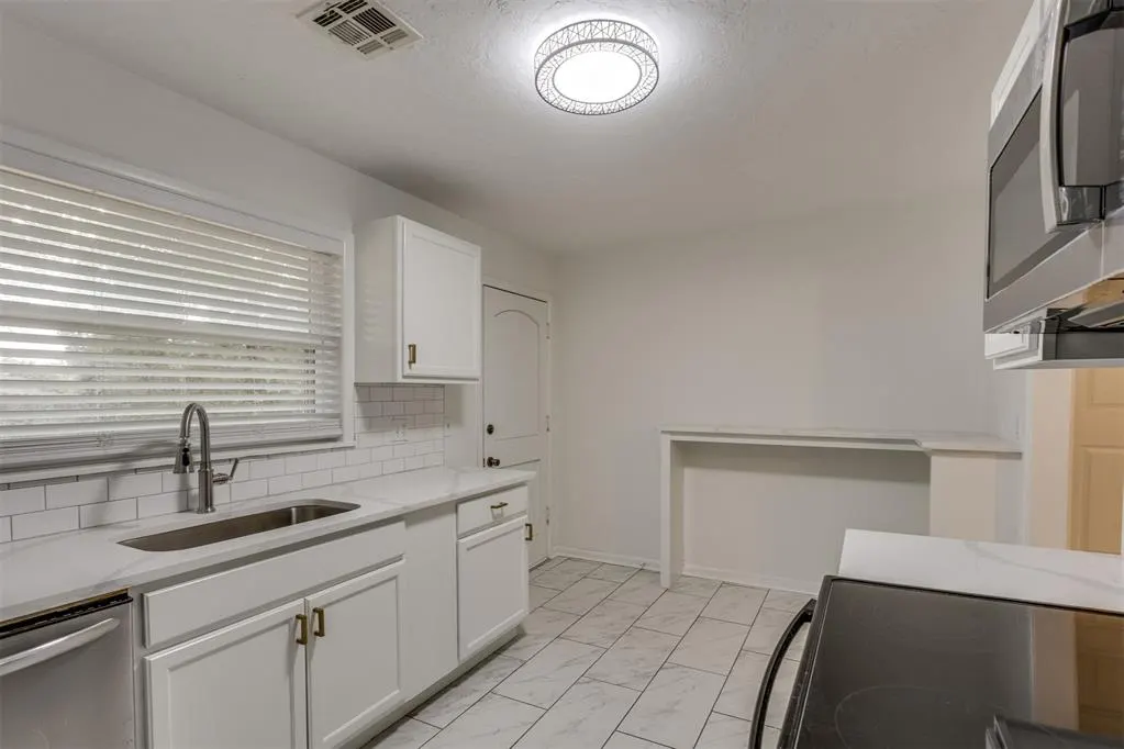 Photo 21 — 5804 NW 32nd Street, Oklahoma City, OK 73122