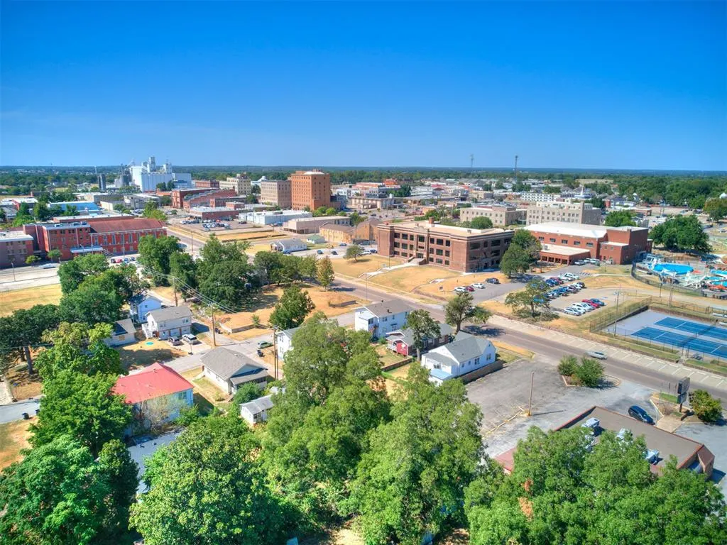 Photo 41 — 601 E Highland Street, Shawnee, OK 74801