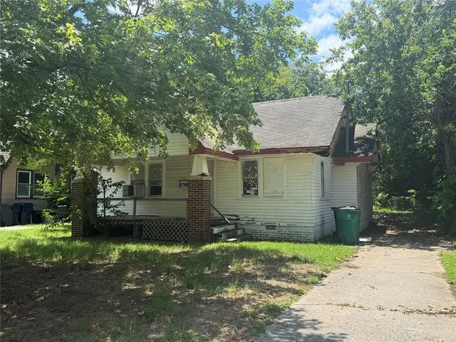 Photo 7 — 2520 NW 15th Street, Oklahoma City, OK 73107