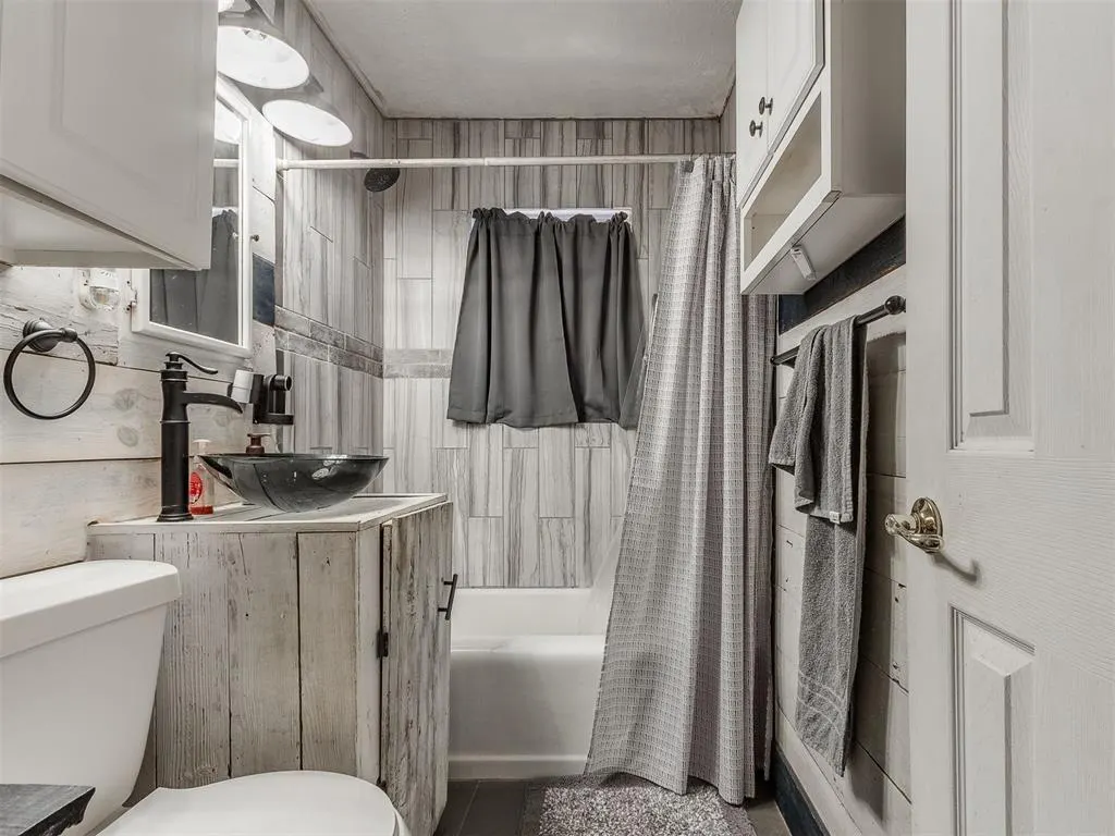 Photo 8 — 1012 SW 45th Street, Oklahoma City, OK 73109