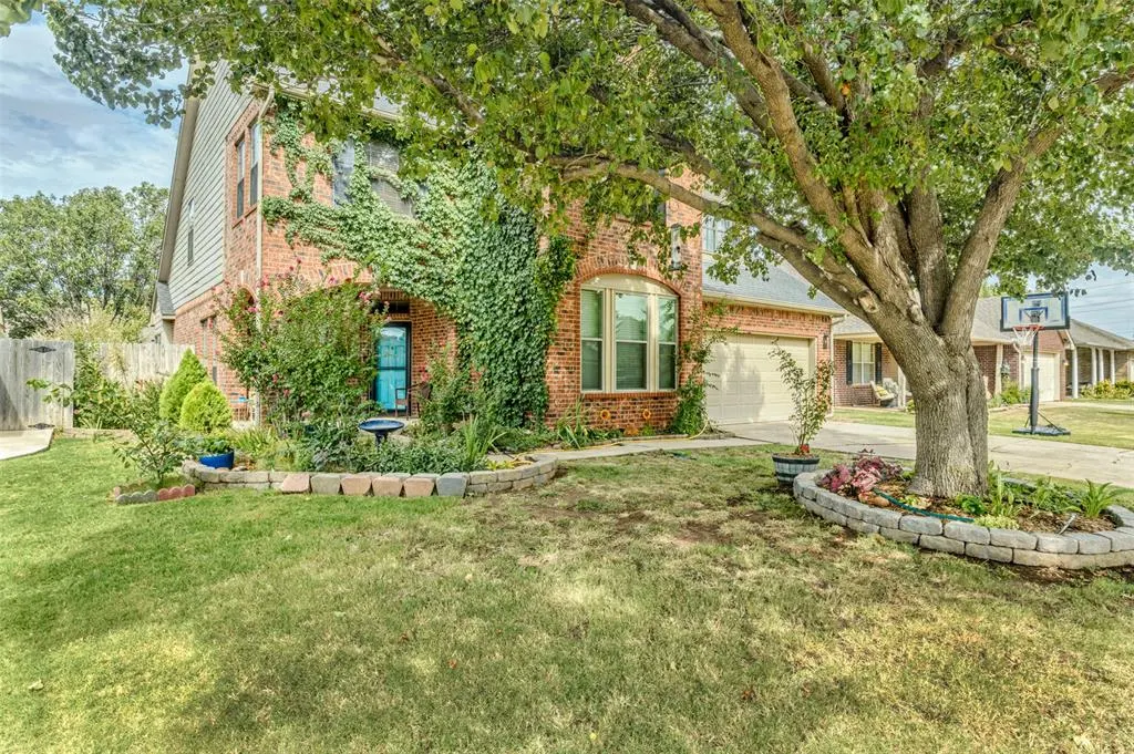 Photo 3 — 1209 Bradford Place, Edmond, OK 73012