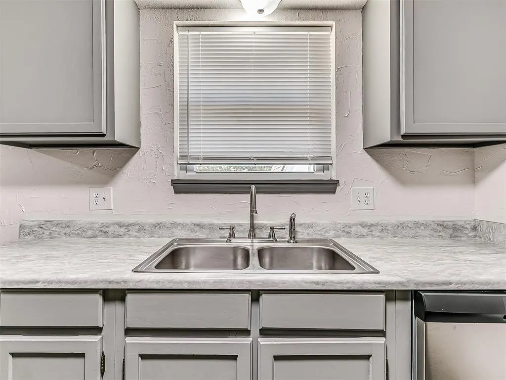 Photo 12 — 1009 Shady Creek Circle, Guthrie, OK 73044