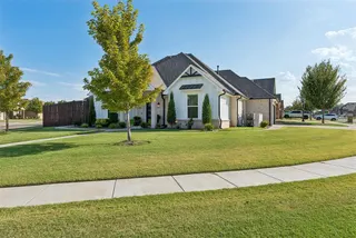 Sold home at 1800 Lago Drive
