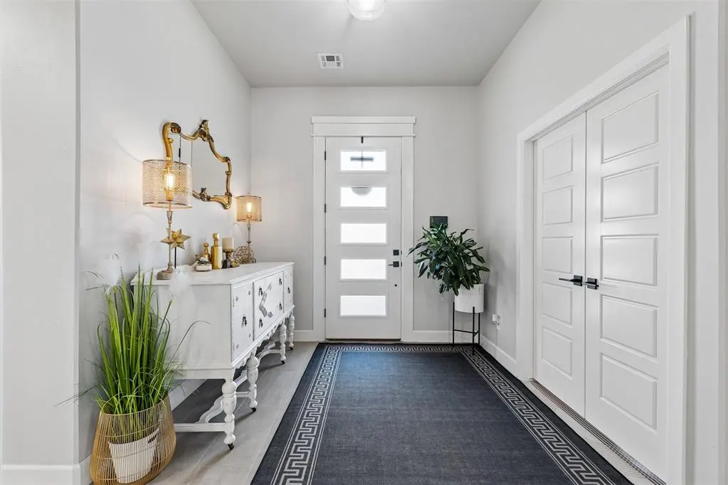 Photo 3 — 1800 Lago Drive, Oklahoma City, OK 73160