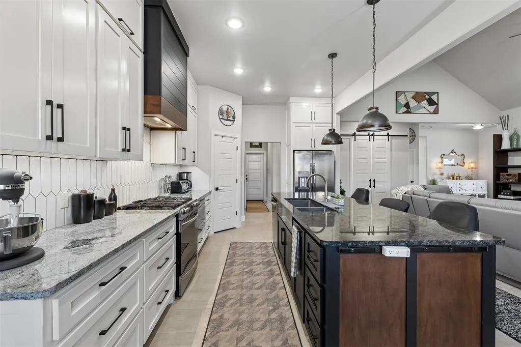 Photo 13 — 1800 Lago Drive, Oklahoma City, OK 73160