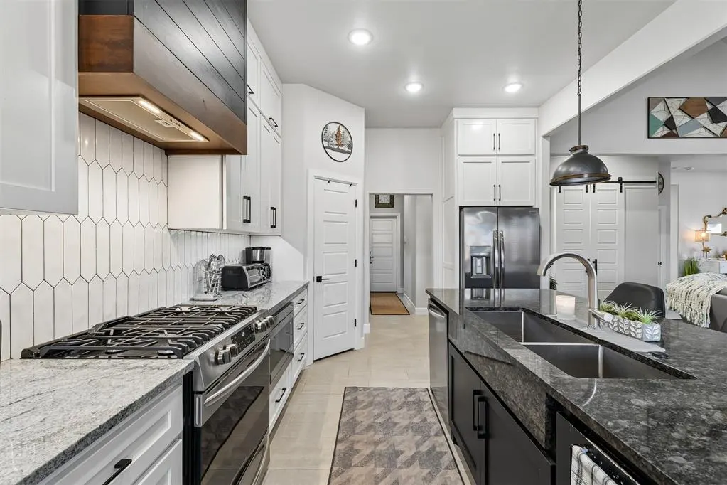 Photo 14 — 1800 Lago Drive, Oklahoma City, OK 73160