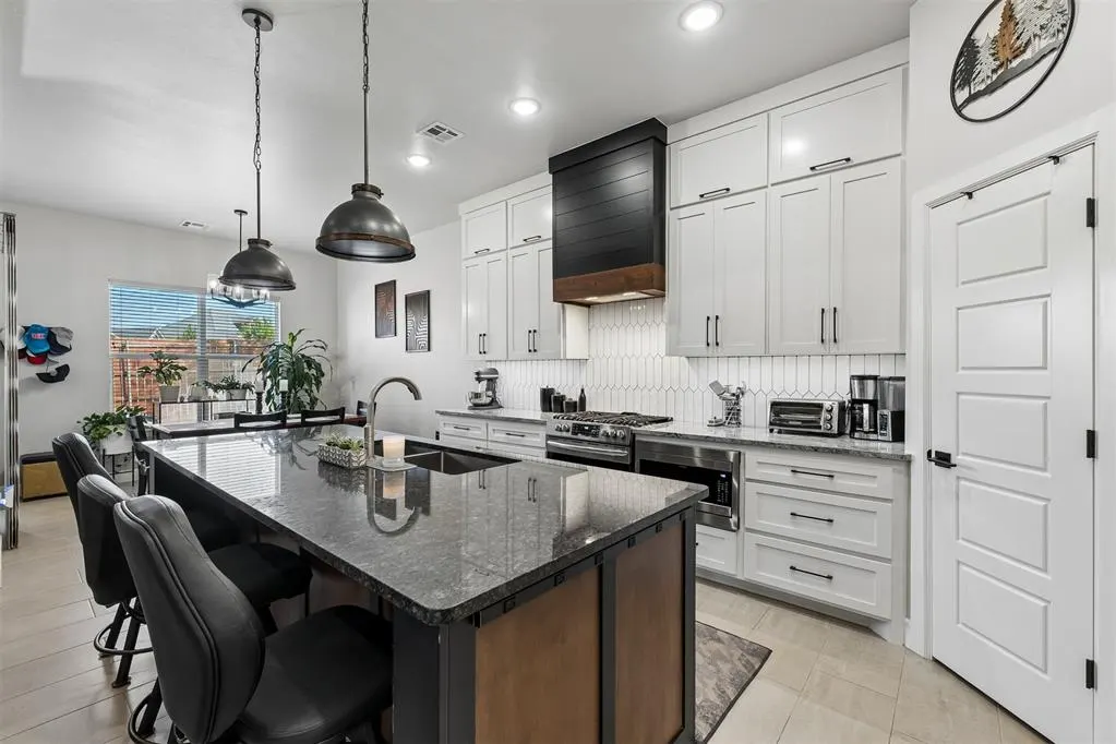 Photo 19 — 1800 Lago Drive, Oklahoma City, OK 73160