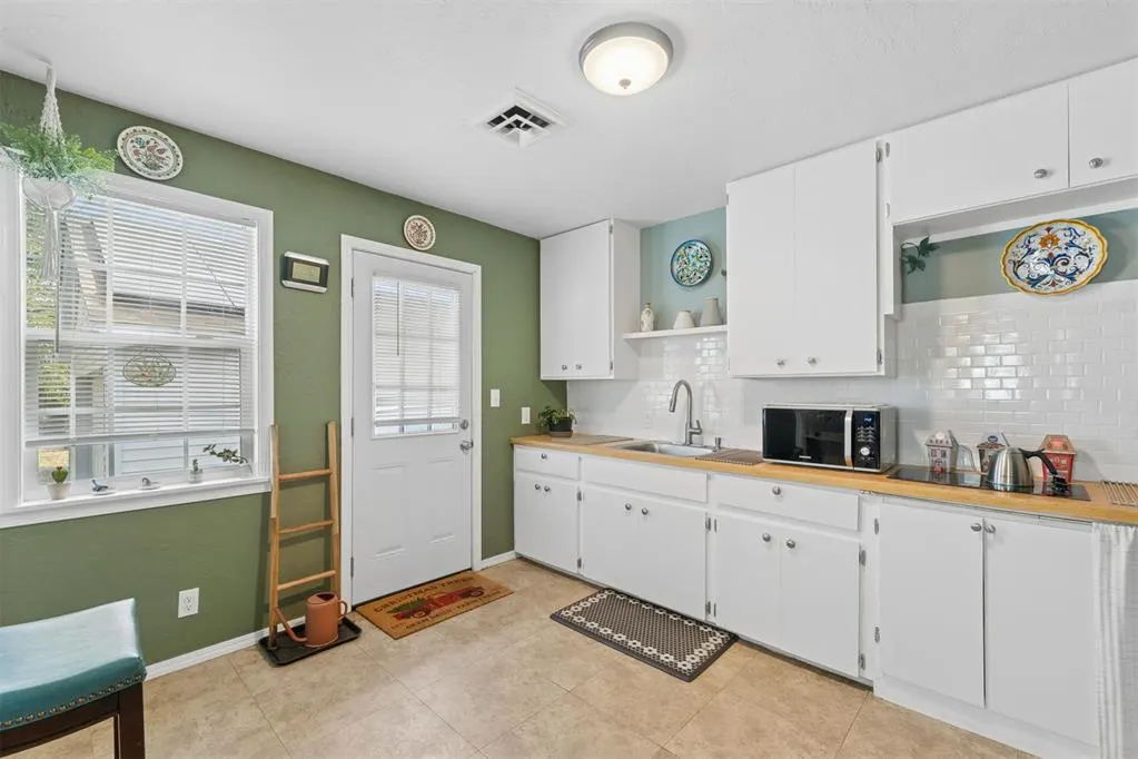 Photo 10 — 411 Russell Drive, Oklahoma City, OK 73110