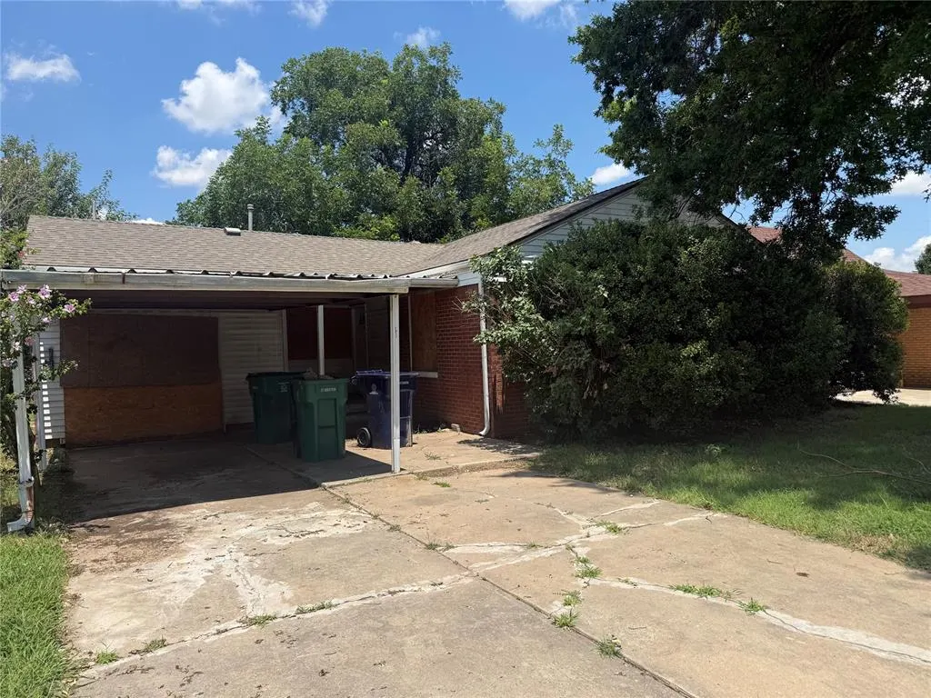 Photo 2 — 2209 SW 59th Place, Oklahoma City, OK 73159