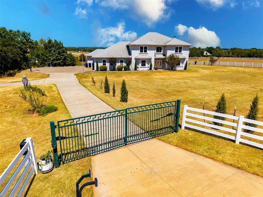 Front exterior — 1601 E Hefner Road, Oklahoma City, OK 73131