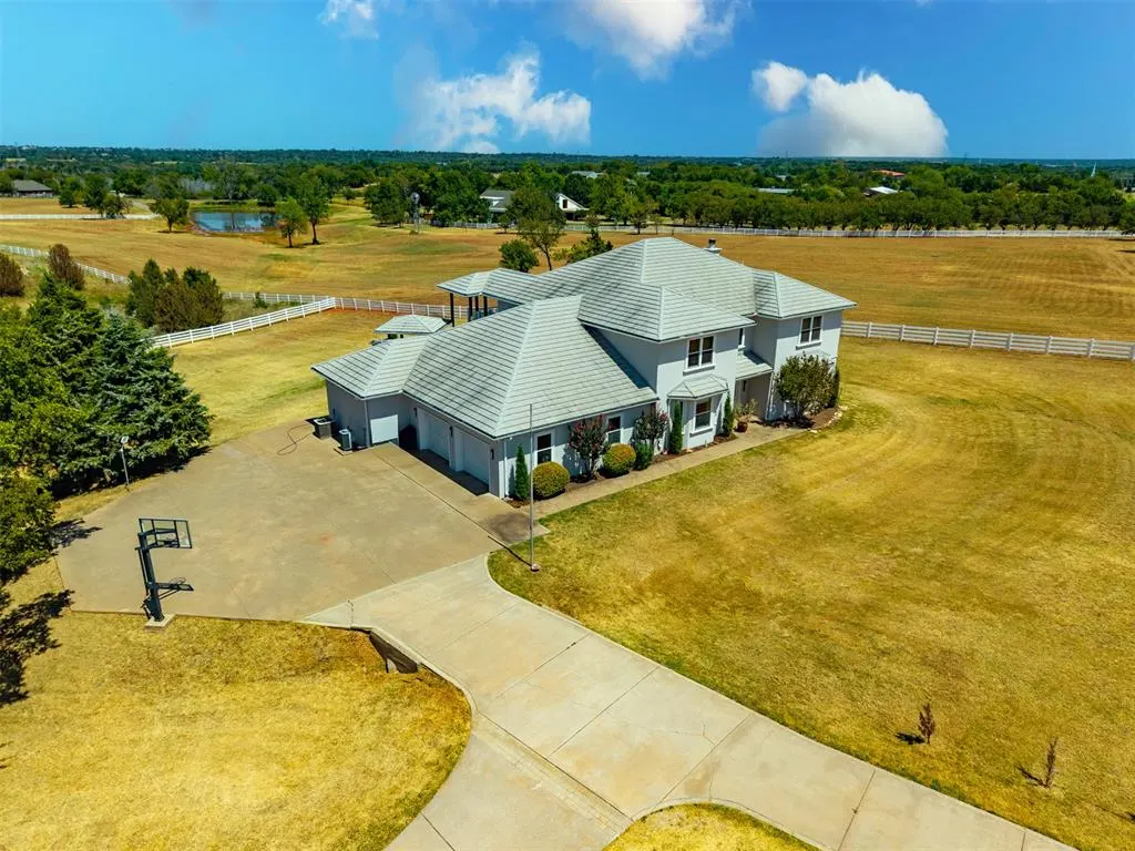 Photo 2 — 1601 E Hefner Road, Oklahoma City, OK 73131
