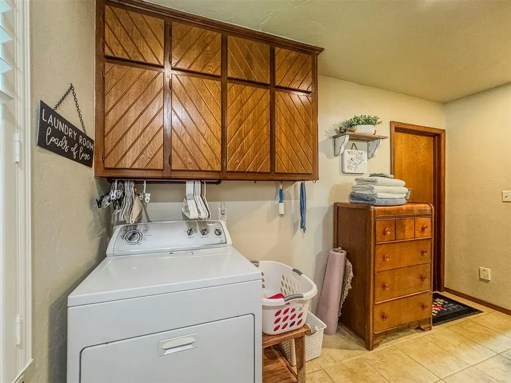 Photo 29 — 10001 Thompson Avenue, Yukon, OK 73099