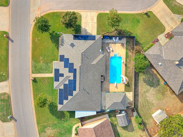 Photo 7 — 10001 Thompson Avenue, Yukon, OK 73099