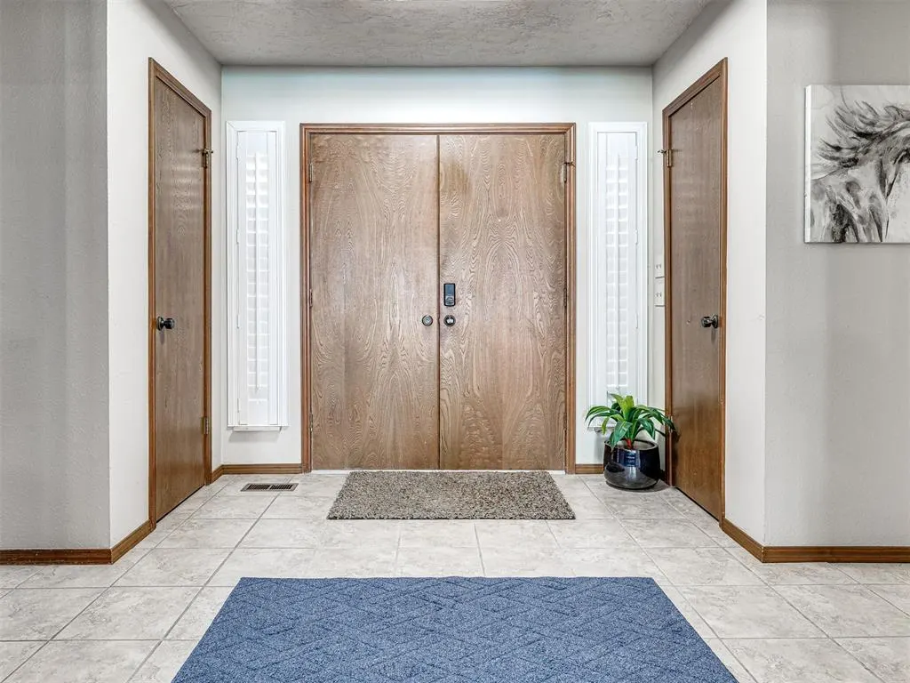 Photo 13 — 10001 Thompson Avenue, Yukon, OK 73099