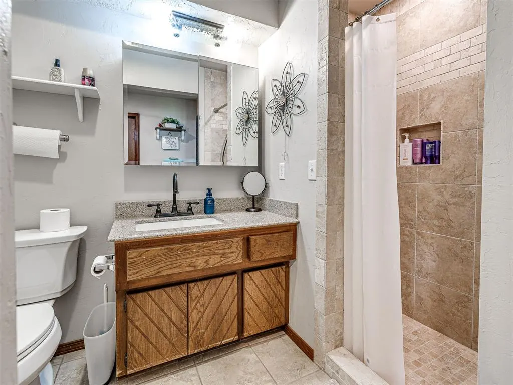 Photo 36 — 10001 Thompson Avenue, Yukon, OK 73099