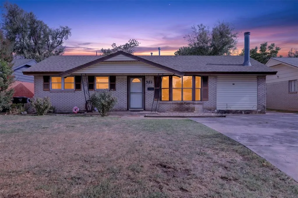 Front exterior — 932 NW 1st Street, Oklahoma City, OK 73160