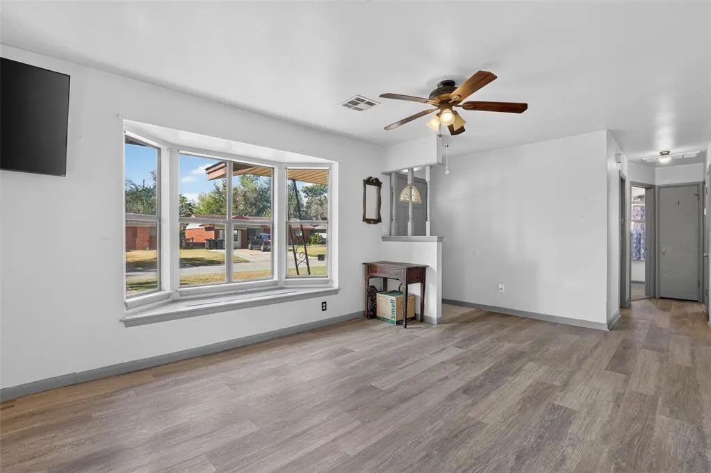 Photo 9 — 932 NW 1st Street, Oklahoma City, OK 73160