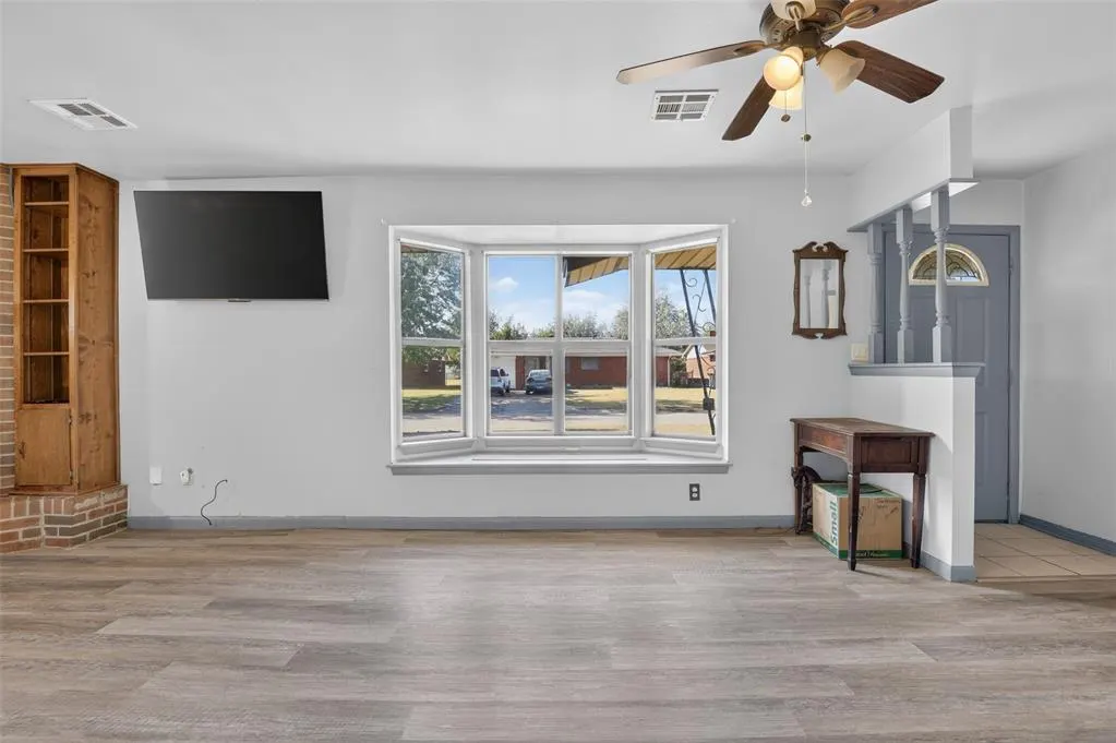 Photo 11 — 932 NW 1st Street, Oklahoma City, OK 73160