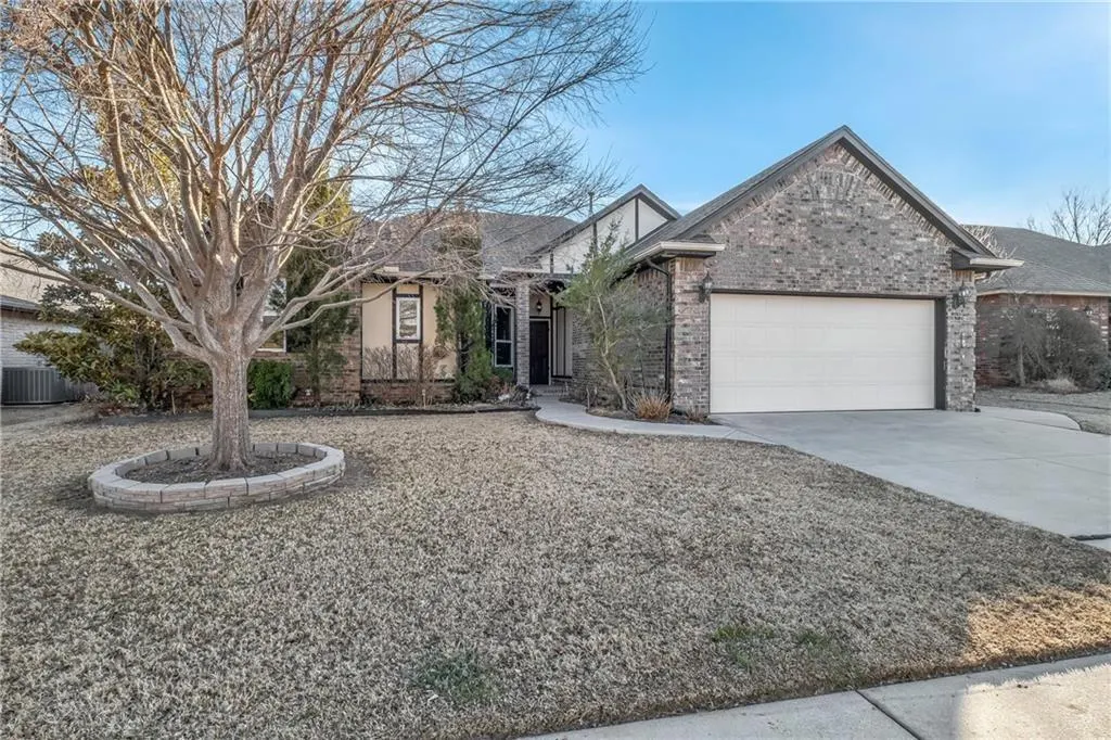 Front exterior — 1704 NW 164th Circle, Edmond, OK 73013