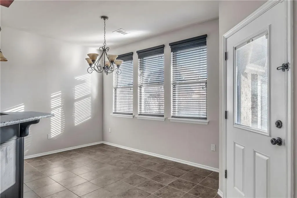 Photo 3 — 1704 NW 164th Circle, Edmond, OK 73013