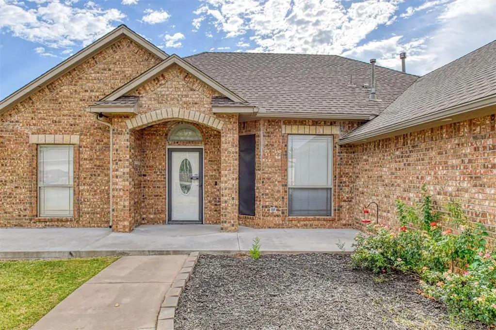 Photo 3 — 4228 Notting Hill Drive, Oklahoma City, OK 73160