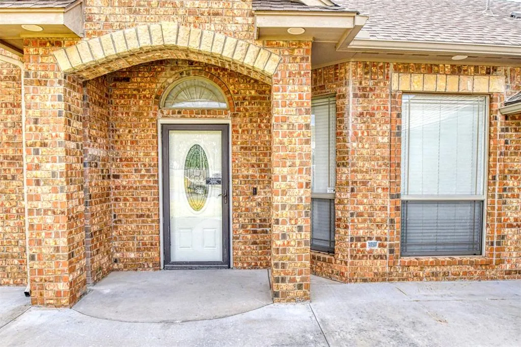 Photo 4 — 4228 Notting Hill Drive, Oklahoma City, OK 73160