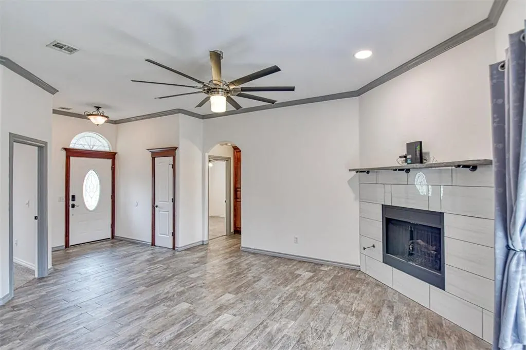 Photo 9 — 4228 Notting Hill Drive, Oklahoma City, OK 73160