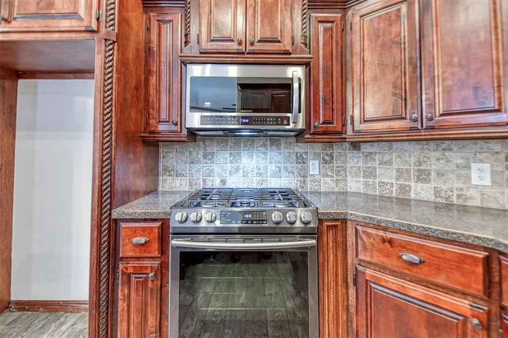 Photo 18 — 4228 Notting Hill Drive, Oklahoma City, OK 73160