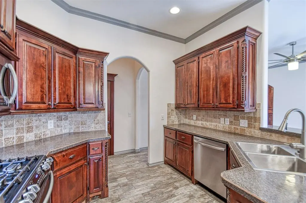 Photo 19 — 4228 Notting Hill Drive, Oklahoma City, OK 73160