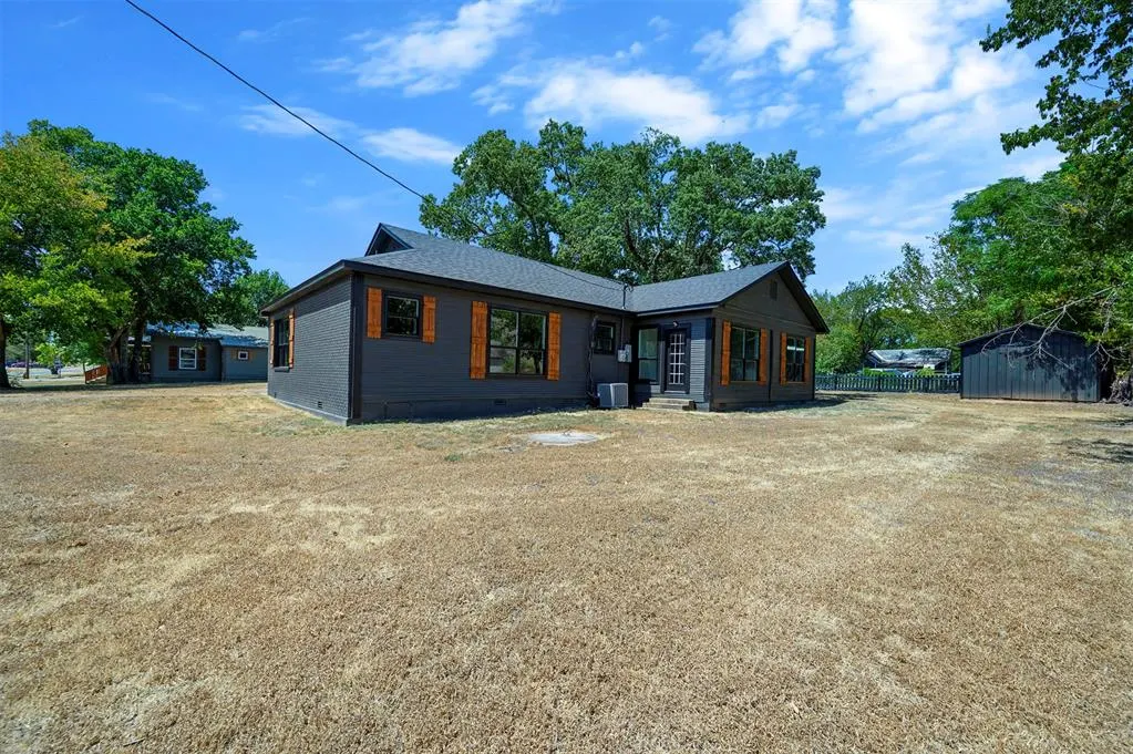 Photo 3 — 209 Boston, Fort Towson, OK 74735