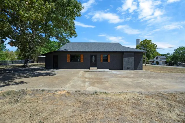 Photo 5 — 209 Boston, Fort Towson, OK 74735
