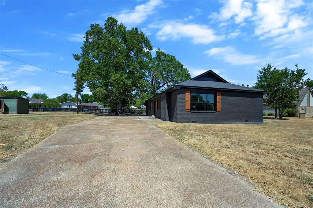 Photo 8 — 209 Boston, Fort Towson, OK 74735