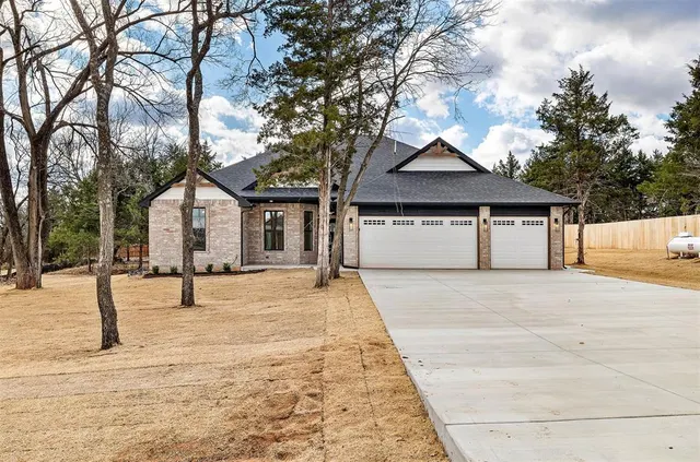 Photo 2 — 2415 Black Jack Way, Blanchard, OK 73010