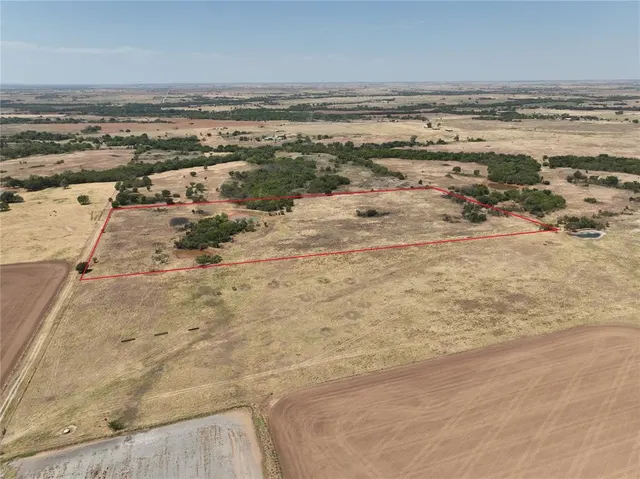 Photo 4 — 20 County Road 1300, Amber, OK 73004
