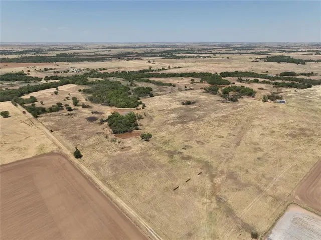 Photo 5 — 20 County Road 1300, Amber, OK 73004