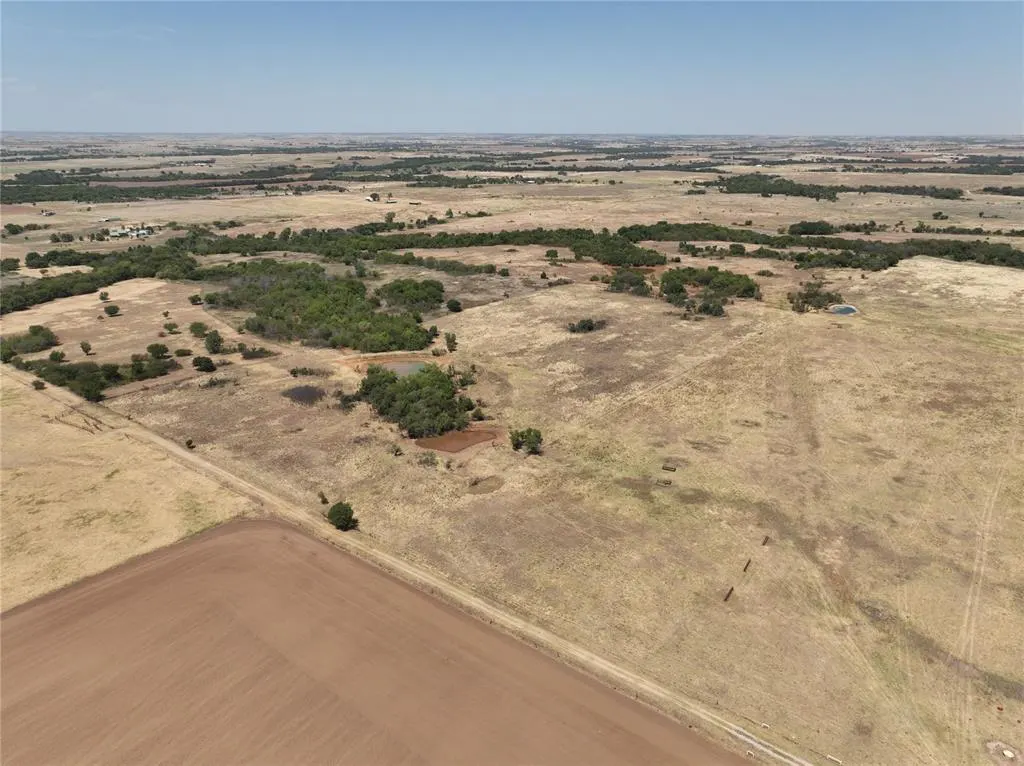 Photo 8 — 20 County Road 1300, Amber, OK 73004