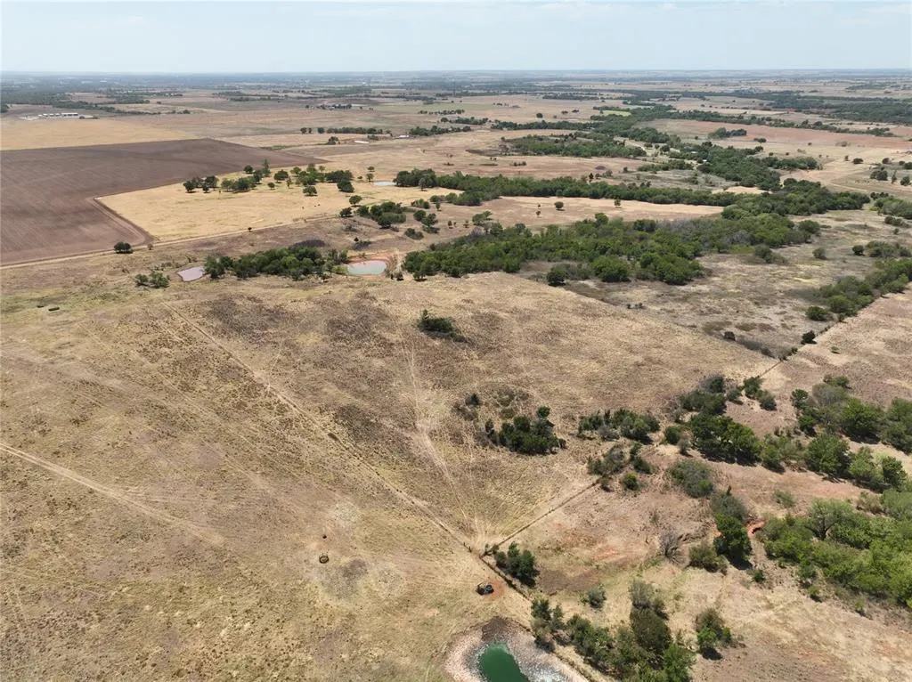Photo 16 — 20 County Road 1300, Amber, OK 73004
