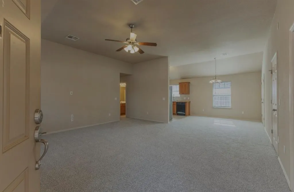Photo 2 — 12368 SW 6th Street, Yukon, OK 73099