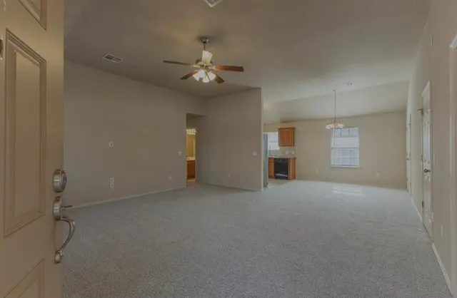 Photo 2 — 12368 SW 6th Street, Yukon, OK 73099