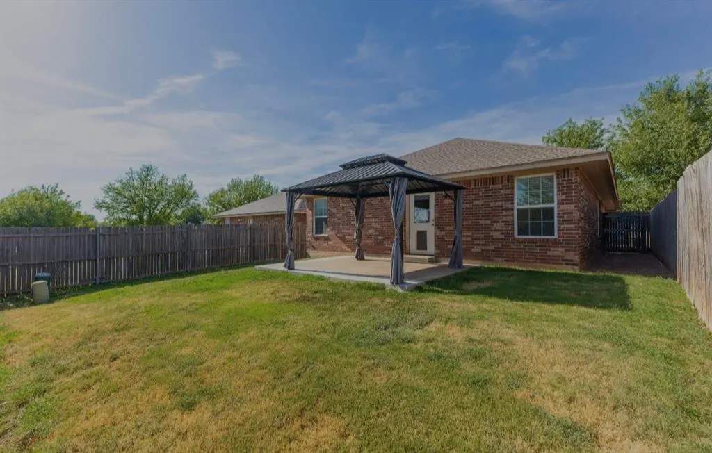 Photo 11 — 12368 SW 6th Street, Yukon, OK 73099