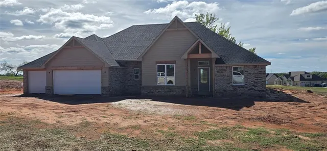Photo 3 — 2437 Wolf Creek Bend, Blanchard, OK 73010