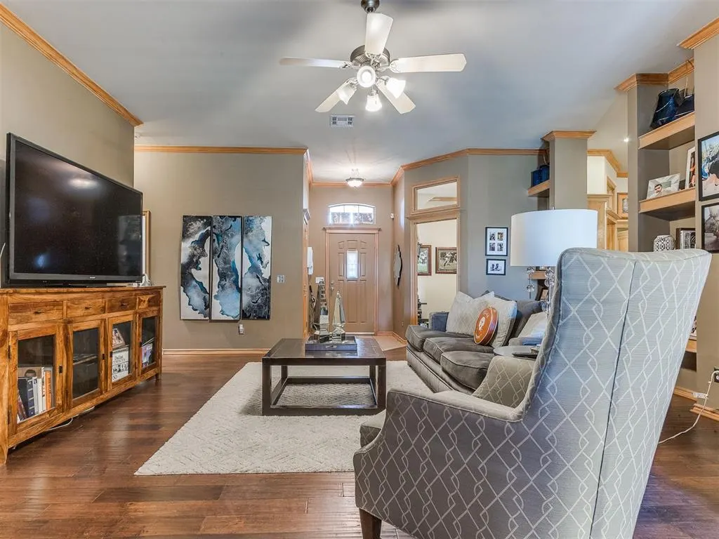 Front exterior — 16704 Valderama Way, Edmond, OK 73012