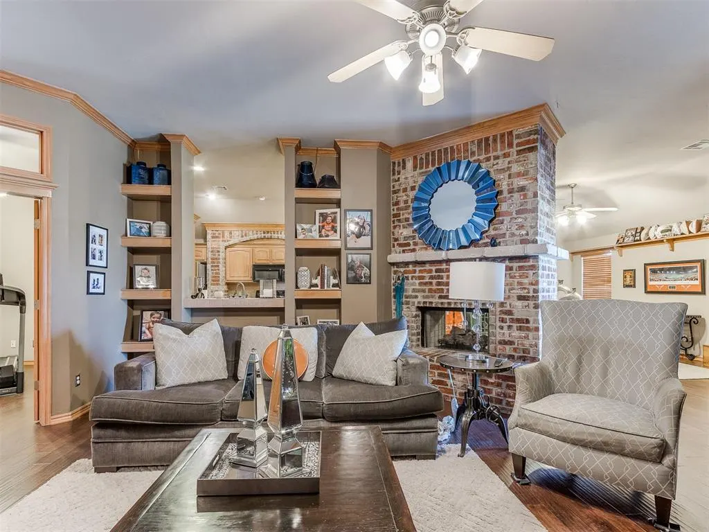 Photo 2 — 16704 Valderama Way, Edmond, OK 73012