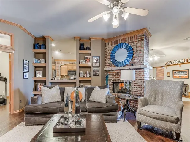 Photo 2 — 16704 Valderama Way, Edmond, OK 73012