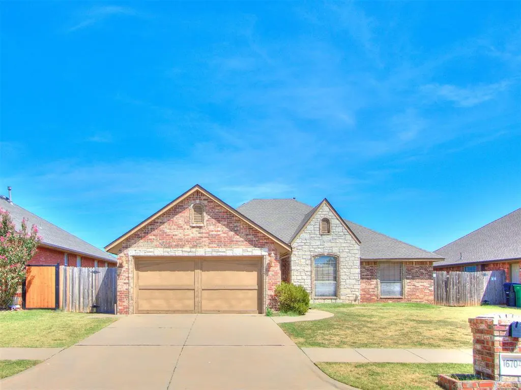 Photo 5 — 16704 Valderama Way, Edmond, OK 73012