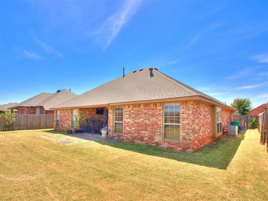 Photo 15 — 16704 Valderama Way, Edmond, OK 73012