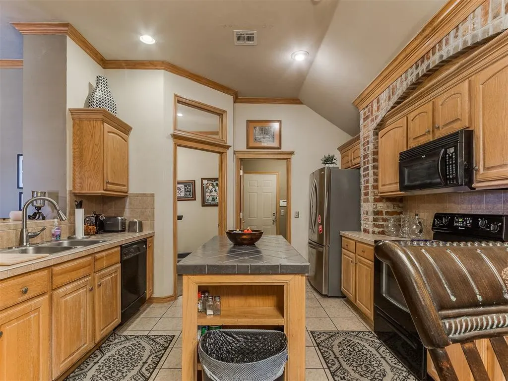 Photo 39 — 16704 Valderama Way, Edmond, OK 73012