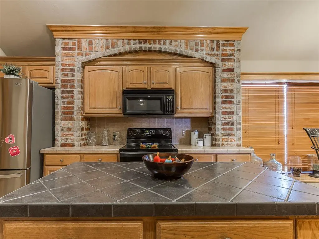 Photo 40 — 16704 Valderama Way, Edmond, OK 73012